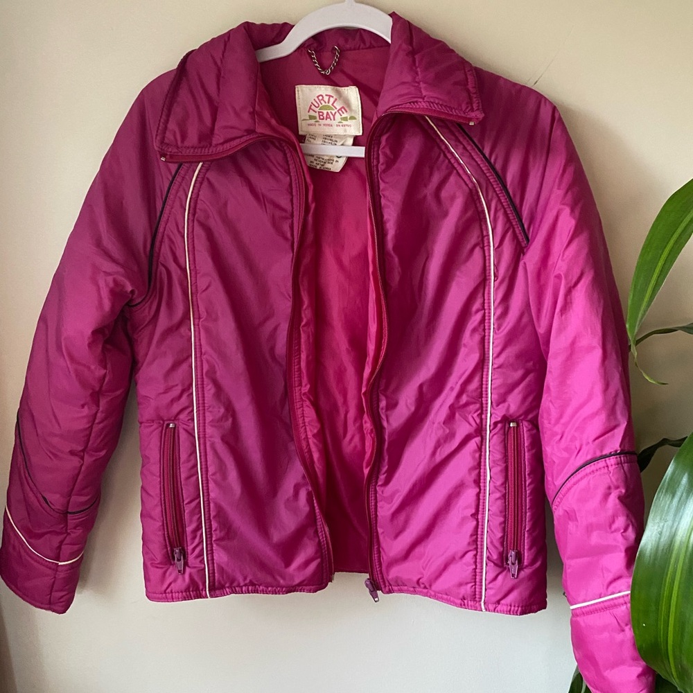 VINTAGE TURTLE BAY MAGENTA SKI JACKET – Retro 80s Puffer Perfection! ❄️
